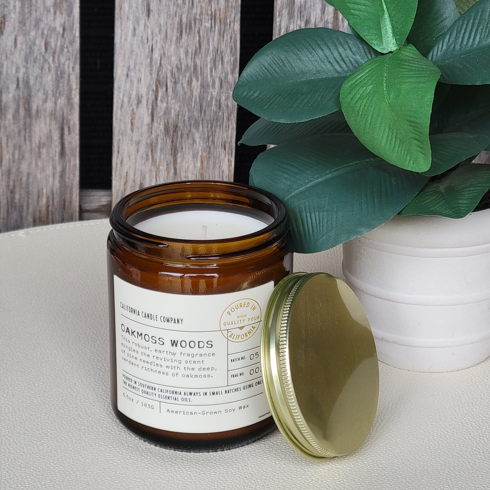 Oakmoss Woods Scented Candle with Gold Lid